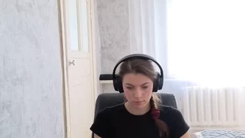 Snapshot of terranaufzinger chatting on September 2025 06:18:02 AM Anny Simpson online show from September 2025 06:18:02 AM