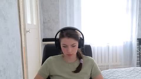 Snapshot of terranaufzinger chatting on October 2025 04:18:02 AM Anny Simpson online show from October 2025 04:18:02 AM