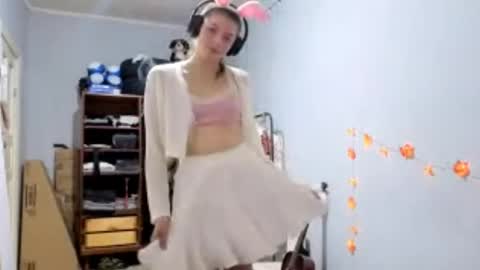 Snapshot of terranaufzinger chatting on October 2025 04:29:01 PM Anny Simpson online show from October 2025 04:29:01 PM