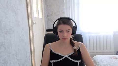 Snapshot of terranaufzinger chatting on October 2025 04:26:01 AM Anny Simpson online show from October 2025 04:26:01 AM