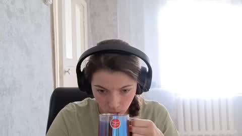 Snapshot of terranaufzinger chatting on October 2025 06:13:02 AM Anny Simpson online show from October 2025 06:13:02 AM