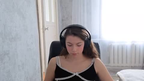 Snapshot of terranaufzinger chatting on November 2025 04:25:02 AM Anny Simpson online show from November 2025 04:25:02 AM