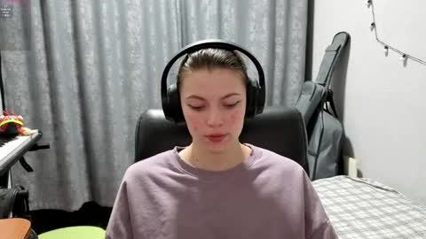 Anny Simpson online show from April 2026 08:22:01 PM