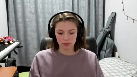 Anny Simpson online show from April 2026 08:22:02 PM