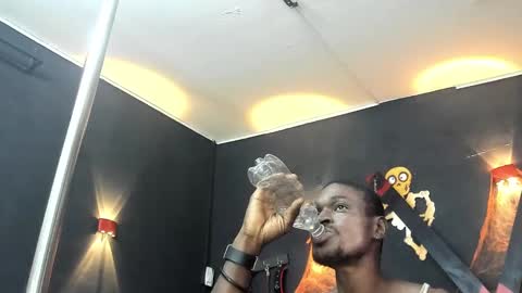 terranze_z online show from October 2025 07:58:01 PM