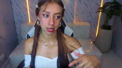 Snapshot of terry_tx chatting on November 2025 01:54:02 PM Online 800 to 1400 online show from November 2025 01:54:02 PM