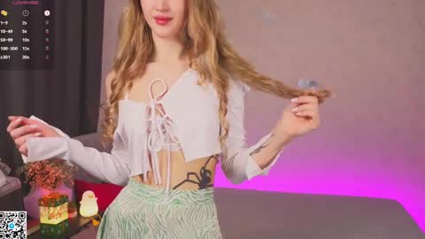 Snapshot of tesalune_ chatting on February 2025 03:15:02 AM Tesa online show from February 2025 03:15:02 AM