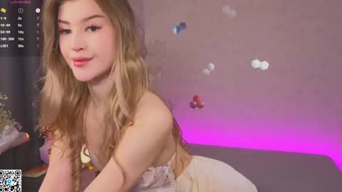 Snapshot of tesalune_ chatting on February 2025 06:21:02 AM Tesa online show from February 2025 06:21:02 AM