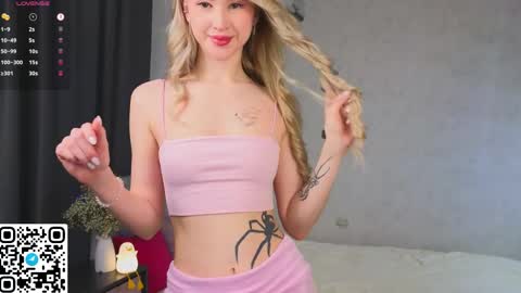 Snapshot of tesalune_ chatting on March 2025 03:01:01 AM Tesa online show from March 2025 03:01:01 AM