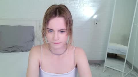 tessa_shy_ online show from May 2026 02:01:02 PM