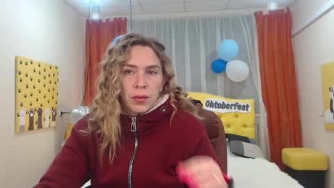 Snapshot of tessadaybreak chatting on September 2025 06:29:01 AM tessadaybreak online show from September 2025 06:29:01 AM