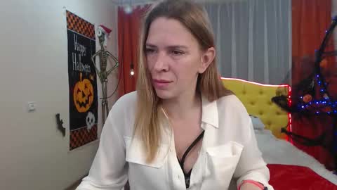 Snapshot of tessadaybreak chatting on November 2025 08:49:01 AM tessadaybreak online show from November 2025 08:49:01 AM