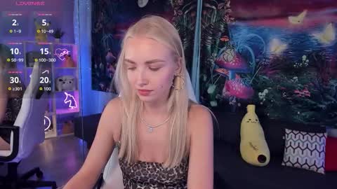 Snapshot of tessahamilton chatting on October 2025 10:24:01 AM TessaHamilton online show from October 2025 10:24:01 AM