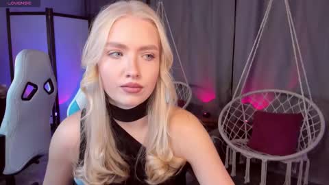 Snapshot of tessahamilton chatting on November 2025 07:58:01 AM TessaHamilton online show from November 2025 07:58:01 AM