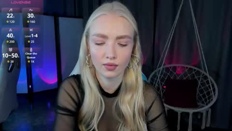 Snapshot of tessahamilton chatting on November 2025 08:18:01 AM TessaHamilton online show from November 2025 08:18:01 AM