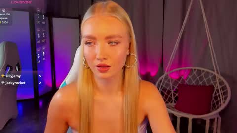 Snapshot of tessahamilton chatting on December 2025 08:21:01 AM TessaHamilton online show from December 2025 08:21:01 AM