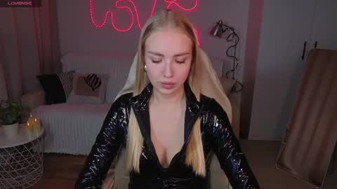 Snapshot of tessahamilton chatting on February 2026 05:54:01 PM TessaHamilton online show from February 2026 05:54:01 PM