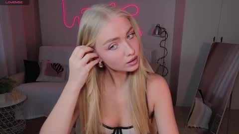 Snapshot of tessahamilton chatting on March 2026 09:50:01 AM TessaHamilton online show from March 2026 09:50:01 AM