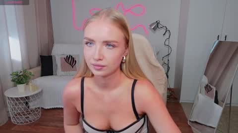 Snapshot of tessahamilton chatting on March 2026 09:20:01 AM TessaHamilton online show from March 2026 09:20:01 AM