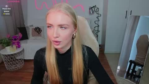 TessaHamilton online show from May 2026 08:53:02 AM