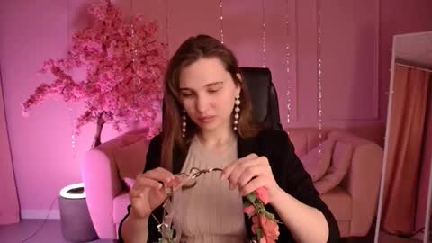 Tessa online show from March 2026 06:06:01 AM