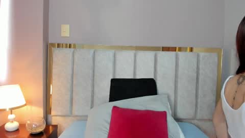 Tessamonroee online show from April 2026 06:50:01 PM