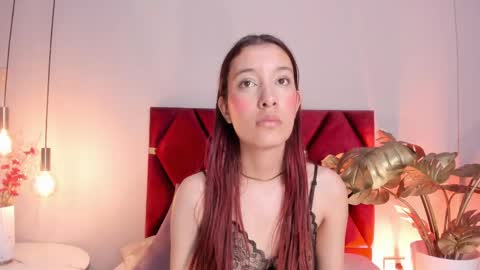 Tessamonroee online show from April 2026 06:57:02 PM