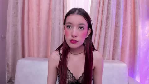 Tessamonroee online show from May 2026 06:35:01 PM