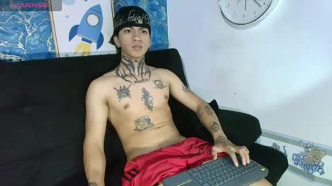 Snapshot of tessarion_black chatting on June 2026 05:27:01 AM Tessarion online show from June 2026 05:27:01 AM