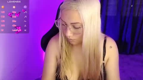 Tessy online show from December 2024 03:22:01 PM