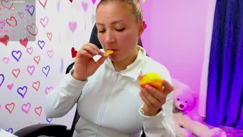 Tessy online show from May 2026 05:43:01 PM