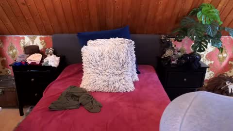 Tessa online show from April 2026 01:58:02 PM