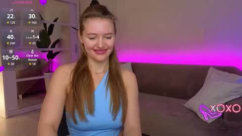 Snapshot of tesssahart chatting on November 2025 02:17:02 PM TessaHart online show from November 2025 02:17:02 PM