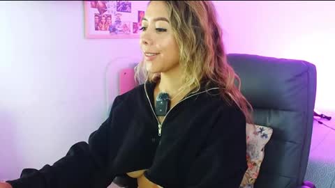 texas_curvykitten online show from April 2026 10:21:02 AM