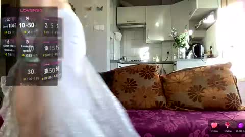 Teylor online show from November 2025 01:45:01 PM