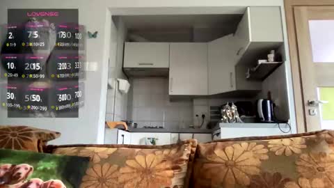 Teylor online show from December 2025 01:09:02 PM