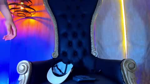 thaddeus king online show from October 2025 11:36:01 PM