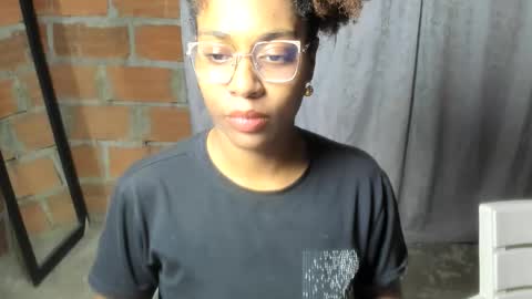 thaimy_ online show from June 2026 02:46:02 AM