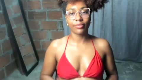 thaimy_ online show from June 2026 02:21:02 AM