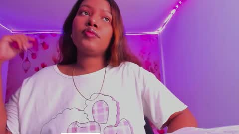 Andreina online show from October 2025 04:00:01 AM