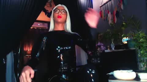 Snapshot of thalia_saint chatting on September 2025 08:17:01 AM Thalia Saint online show from September 2025 08:17:01 AM