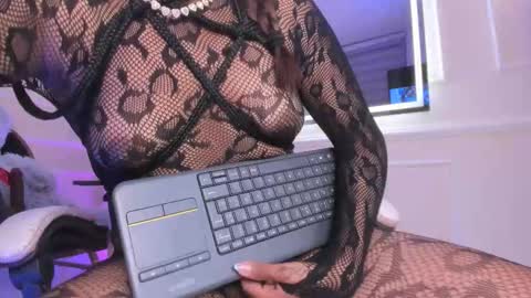 Snapshot of thamaragen_ chatting on March 2026 01:21:01 AM tamara gen online show from March 2026 01:21:01 AM