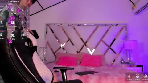 thanier_18 online show from April 2026 07:09:01 PM