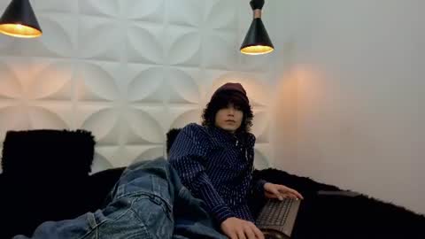 thanier_18 online show from August 2026 07:28:01 PM