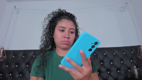 Snapshot of thara_webstter chatting on January 2025 05:55:01 PM thara webstter online show from January 2025 05:55:01 PM