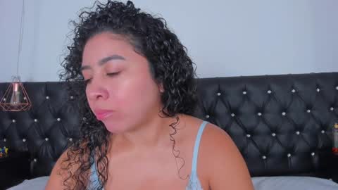 Snapshot of thara_webstter chatting on February 2025 11:32:02 AM thara webstter online show from February 2025 11:32:02 AM