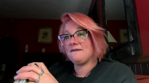 Snapshot of thatgrl324 chatting on September 2025 03:06:02 AM thatgrl324 online show from September 2025 03:06:02 AM