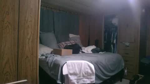 Snapshot of the4stringmotha chatting on November 2025 04:33:01 PM BiggerINalaska online show from November 2025 04:33:01 PM