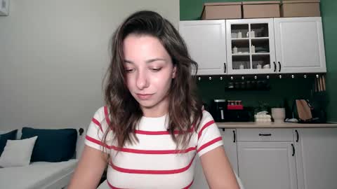 Mia online show from October 2025 03:41:01 PM