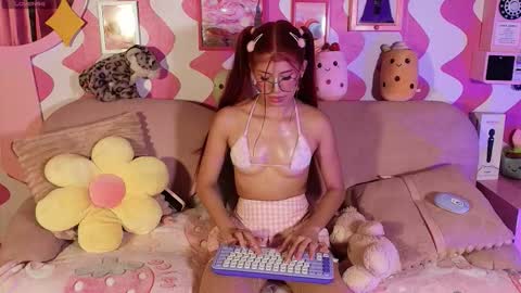 zoe online show from November 2025 02:04:02 AM